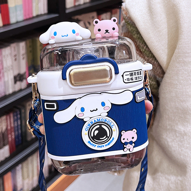 Biberón Sanrio Cute Kids de 700 ml – Vaso de Tritán con Pajita de Kuromi, Cinnamoroll y Hello Kitty con Correa, Botella Portátil de Dibujos Animados