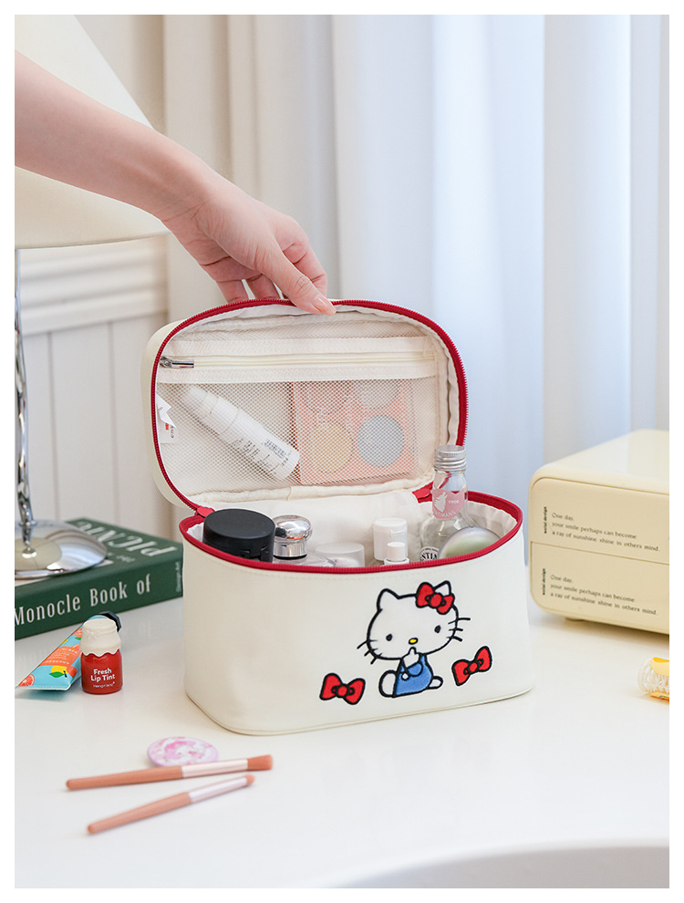 Sanrio Cute Cartoon Portable Makeup Bag Large Capacity Travel Cosmetic Storage Handbag