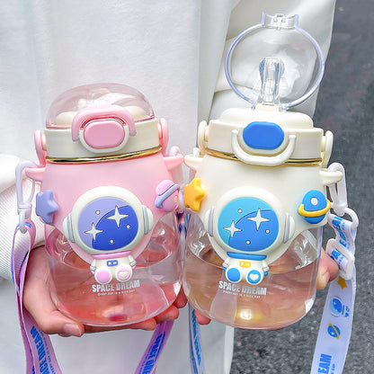 Simple astronaut straw cup girl high-value plastic cup for going out portable drinking cup Cute student pop lid cup