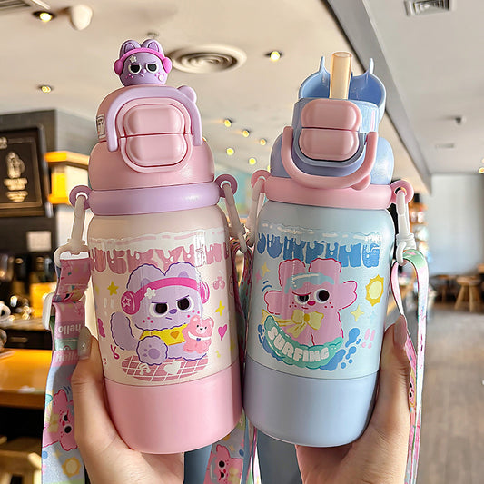 Cute and portable children's pot comes with adjustable cup rope lock design, independent doll straw, direct drinking cup