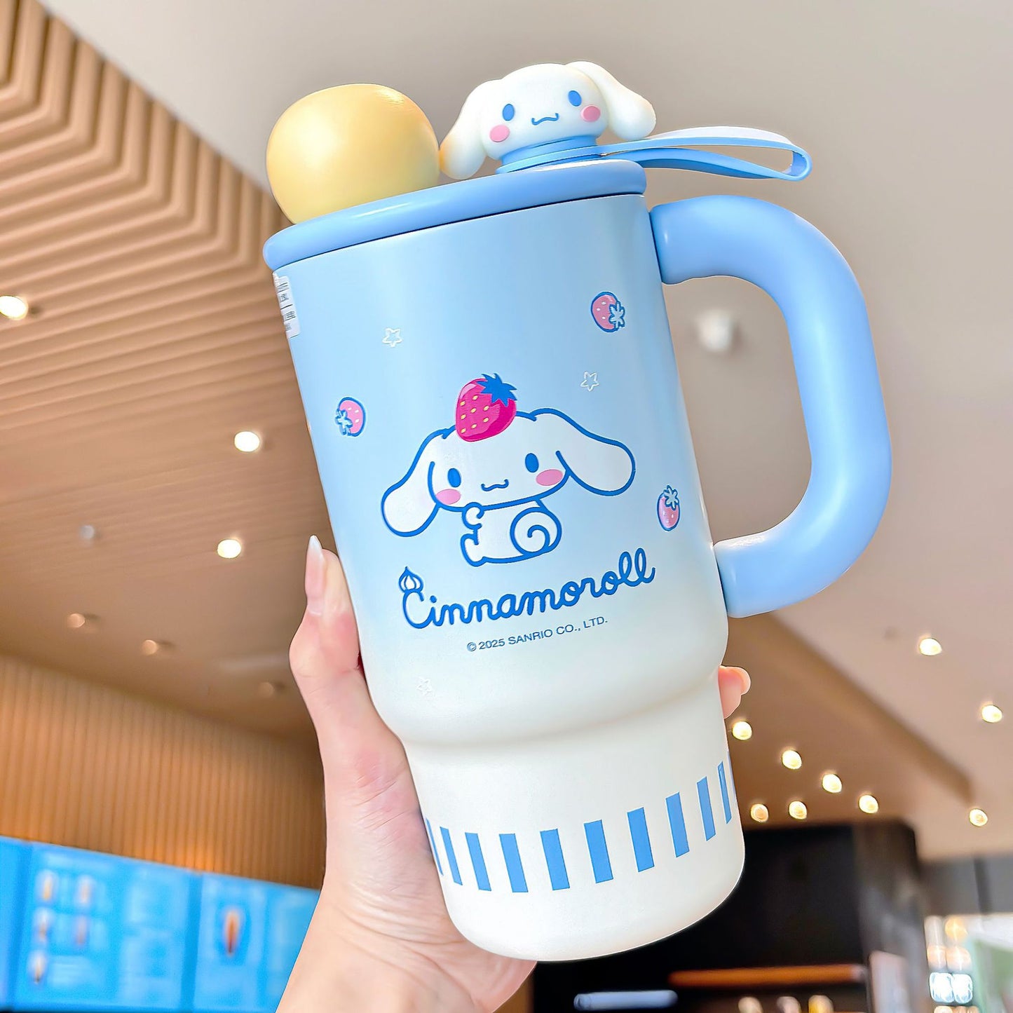 Sanrio Family Gradient Ice Cup – Double-Spout Large Capacity Portable Drinking Cup