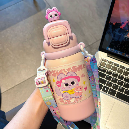 Cute and portable children's pot comes with adjustable cup rope lock design, independent doll straw, direct drinking cup